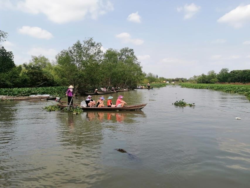1-Day Less Touristy Mekong River (Cai Be-Vinh Long) trip - Kimmy Chocolate Manufacture: cocoa work up close in a short visit