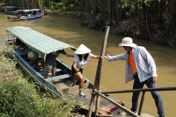 1-Day Mekong Delta Cai Rang Floating Market-Ancient House-Pancake - Mỹ Tho and Vinh Trang Pagoda: the slower counterpoint