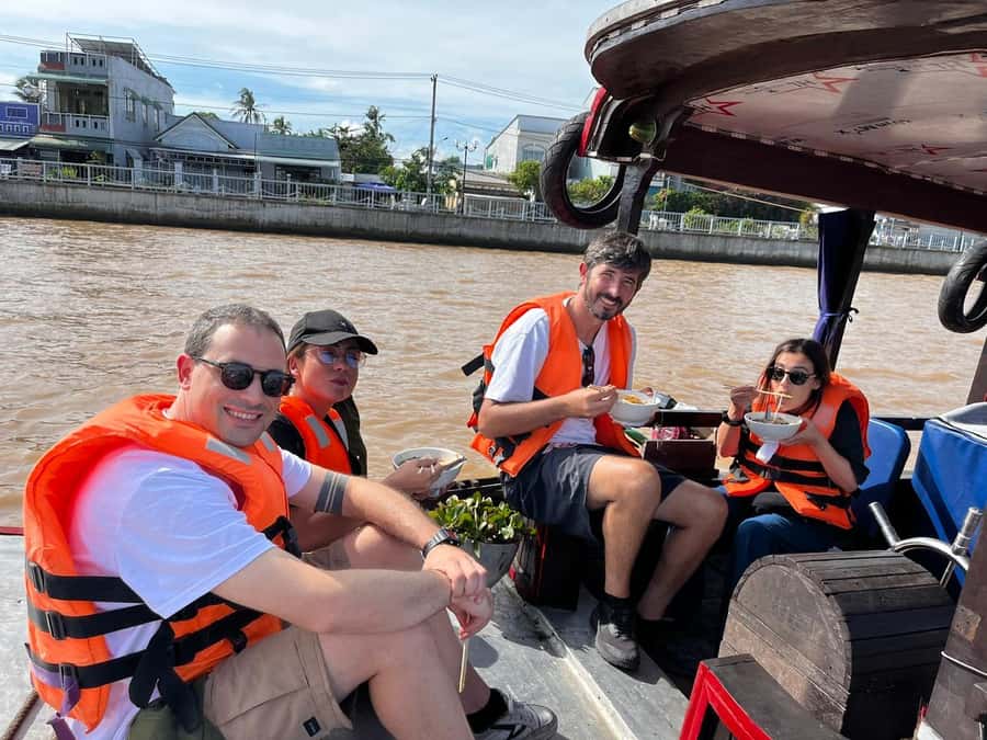 1 Day Mekong Tour: Cai Rang Floating Market & MyTho-Ben Tre - Cai Rang Floating Market: the day starts on the water