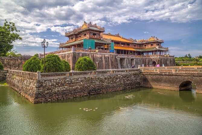 10-day Small-Group Vietnam Highlight Tour - Ho Chi Minh City First: From Airport Transfer to Saigon’s Major Sights