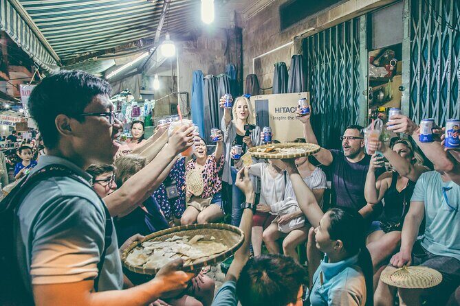 12 Tasting Street Food & Sightseeing By Scooter with Student - District 4 and Xom Chieu (Market 200): snack culture at street level