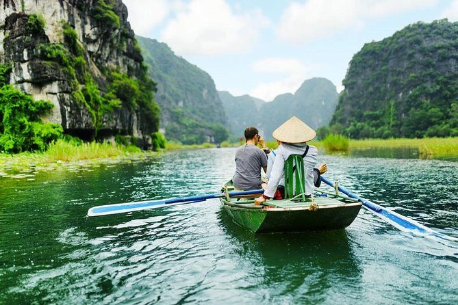 7 Days Package in Vietnam - Day 6: Tam Cốc – Bích Động day trip (Hoa Lu, Tràng An, Múa Caves)