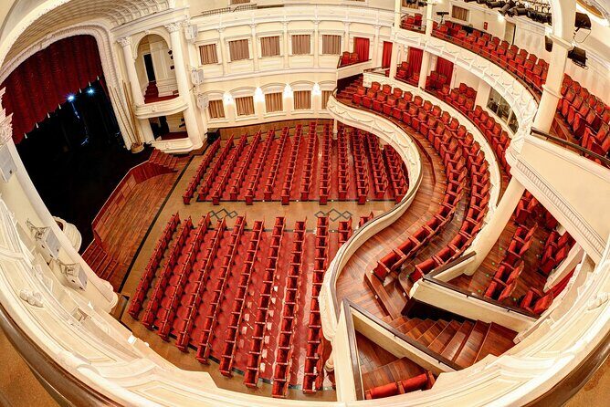 A O Show - Included: Tour guide, Car Pick Up And Drop Off - Final call: should you book it?