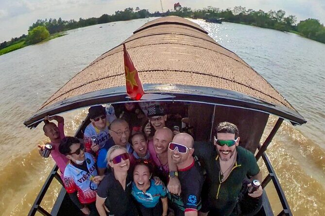 Bike And Boat Mekong Delta Cycling Tour - Riverside lunch: a proper pause after cycling