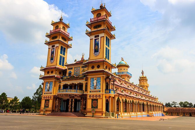 Black Virgin Mountain, Cao Dai Temple & Ben Duoc Cu Chi Tunnel - Cao Dai Holy See: A Noon Ceremony With Serious Symbolism