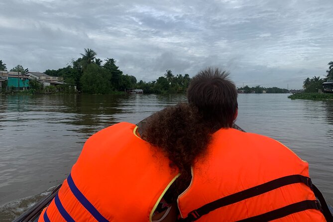 Boat tour on Mekong river see the sunset, small canal, Vegan dinner, street food - Timing in Can Tho: late afternoon to evening, done right