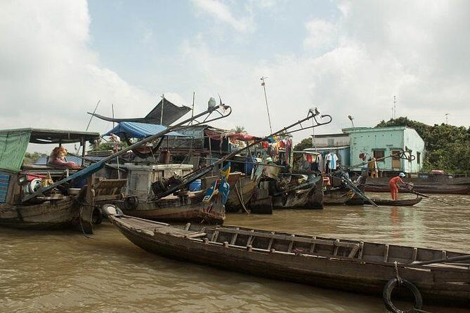 Cai Be Vinh Long & Cooking Class 1 Day Private Tour - Entering Cai Be Floating Market: more than a photo stop