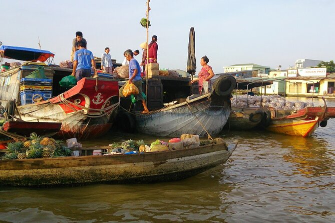 Cai Rang Floating Market - My Tho & Ben Tre - VIP Private Tour - My Tho by boat: islets, sampans, and narrow-water reality
