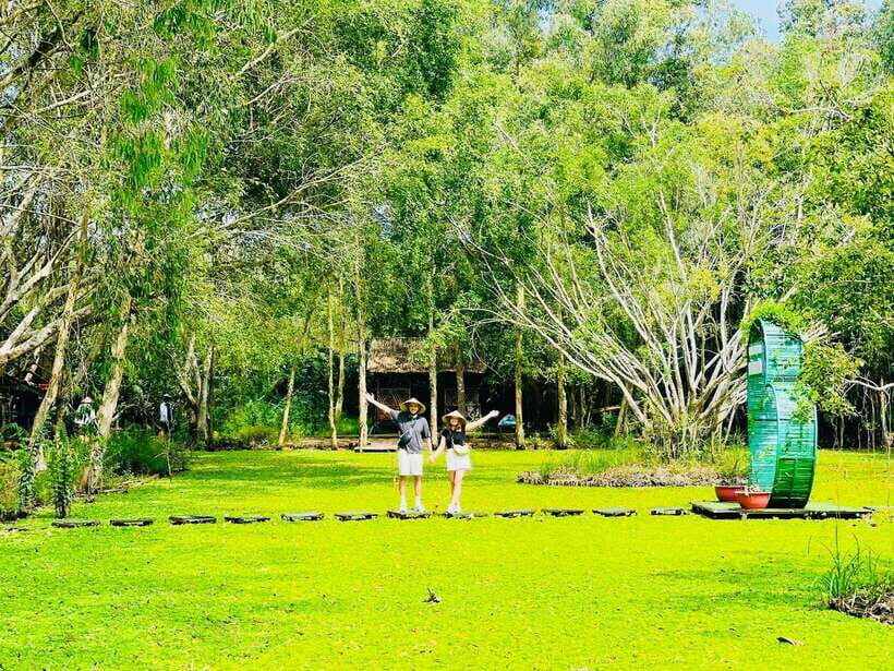 Can Tho: Explore Lung Ngoc Hoang Nature Reserve from Can Tho - Spotting wild weeds, herbs, and water plants along the route