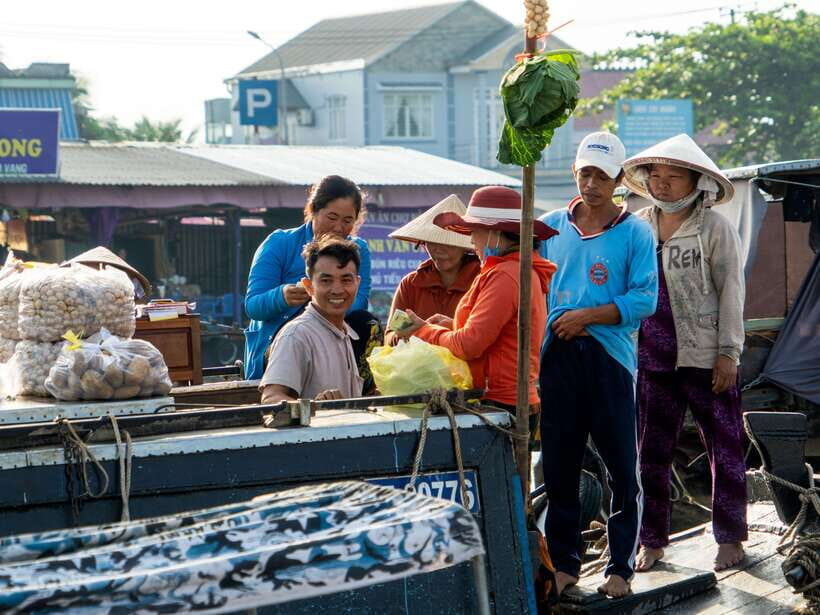 Can Tho: Explore Mekong, Floating Market, Cacao & Local Life - Cai Rang floating market: breakfast on the water with noodles and fruit