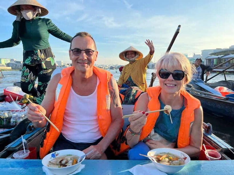 Can Tho: Floating Market, Cacao & Canals with French Guide - Breakfast on the boat: local food, easy choices, and a vegetarian option