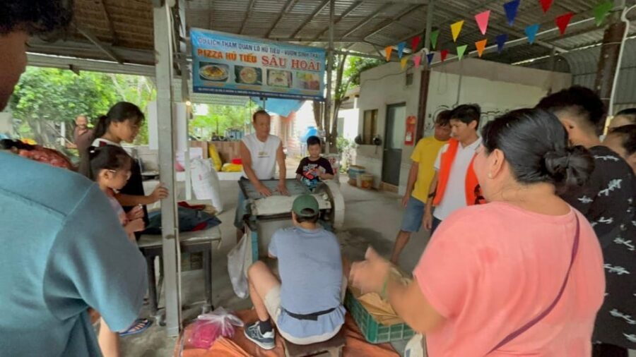 Can Tho: Floating Market, Cacao & Canals with French Guide - French guide experience: what you can expect from Dao/Doan or Bao