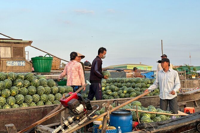 Can Tho: Floating Market, Canals, Nature Reserve & Forest - Cai Rang Floating Market at sunrise: why 6:00am is the magic hour