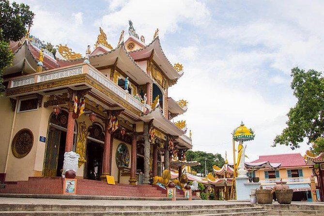 Cao Dai Temple And Black Lady Mountain Day Tour - What to Pack (So Temple Shoes Don’t Ruin Your Day)