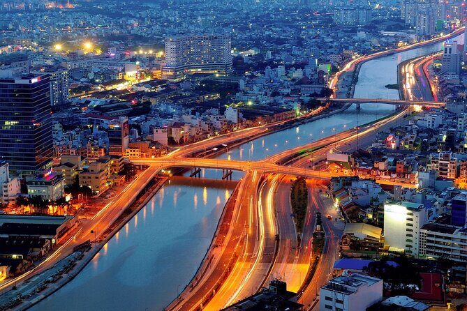 Cruise Dinner On Saigon River - District 1 pickup and the 6:30 pm start: getting to the boat without stress