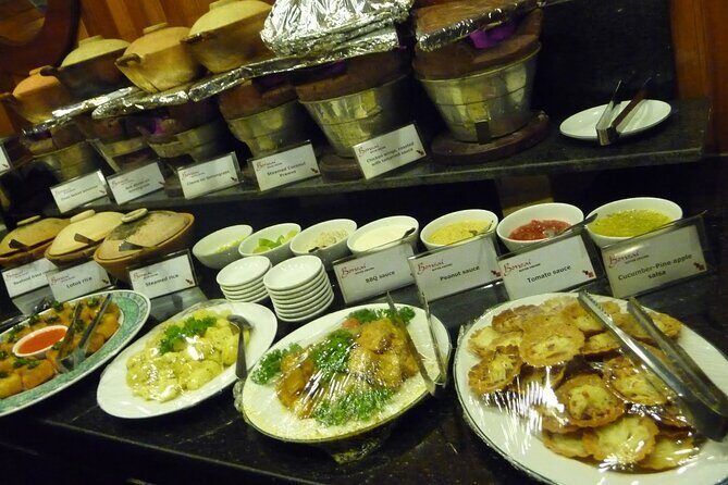 Cruise Dinner On Saigon River - Onboard pacing: eating well while you watch the city lights