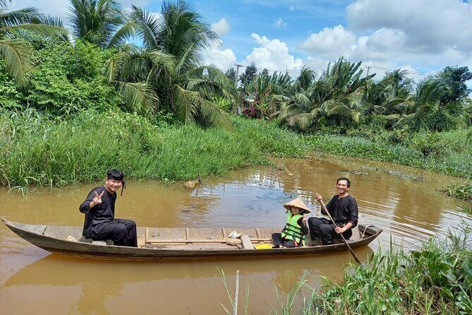 Cu chi Tunnel & Mekong Delta Full Day BBQ Lunch Lux Group 10 pax - Cruise, Kayaking, and Đờn Ca Tài Tử on a Quiet Canal