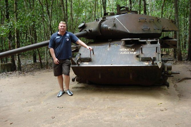 Cu Chi Tunnels and Cao Dai Temple private tour full day - How the included lunch fits into a full 9-hour schedule