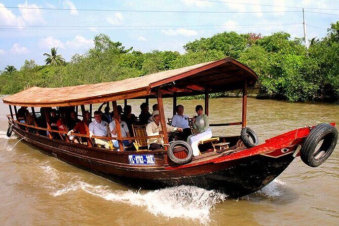 Cu Chi Tunnels and Mekong Delta - Small Group Tour - The guides make it: English explanations and a story-driven pace