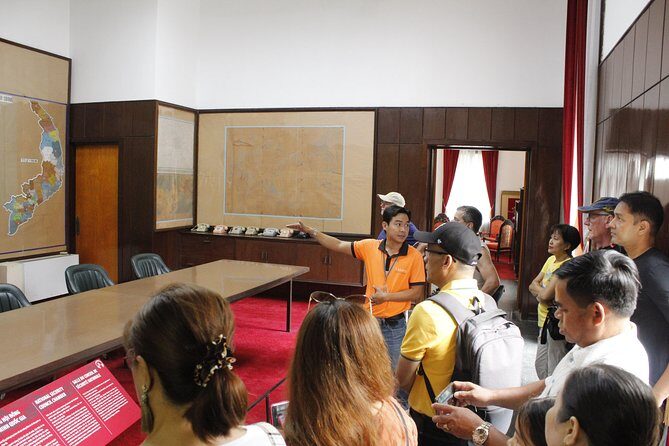 Cu Chi Tunnels - Tapioca & City Tour (6 Major Attractions) 1 day - Notre Dame Cathedral and the Central Post Office: classic stops with quick payoff