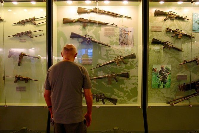 Daily Small Group Tour to Saigon City and Cu Chi Tunnels - How the small-group format shapes the whole day