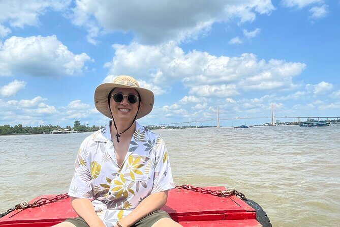 Deluxe Mekong Delta Tour to Floating Market 2 Days 1 Night Trip - Morning Pickup and Vinh Trang Pagoda: A Styles Mix Before the River