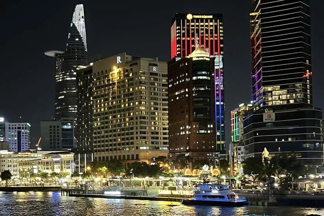 Dinner On Cruise In Ho Chi Minh City With Private Table - Dinner on Board: What Included Food Feels Like