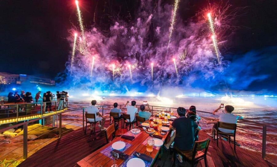 Dinner with Symphony Show And Firework Of Kiss Of The Sea - Symphony of the Sea with jet skis: the star of the show