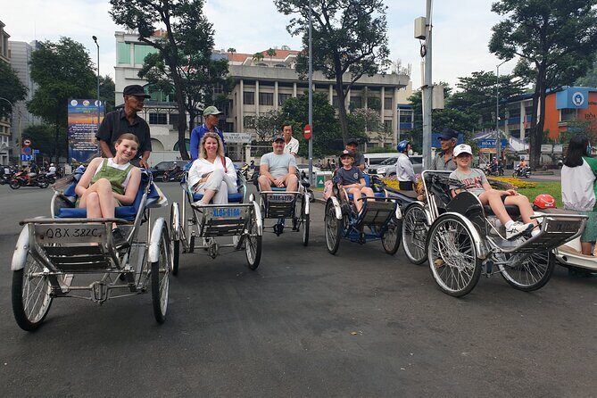 Discover Market By Cyclo Without Tour Guide By DGT - Soai Kinh Lam fabric market: fabric-only browsing that’s easy to focus