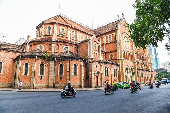 Discover Saigon Main Sights by Walking - Key Things I’d Watch For