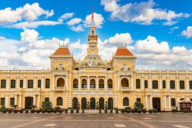 Essential Saigon Walking Tour: All Must-see - Saigon Central Post Office: Where East and West Meet