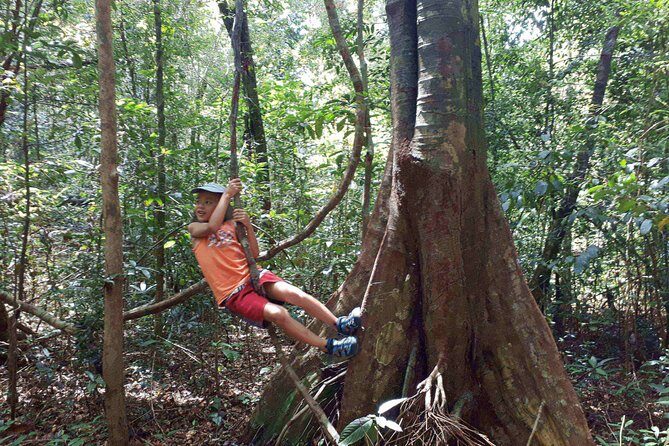 Explore the north of Phu Quoc island by private US Army Jeeps - Guides and pacing: why the private format matters