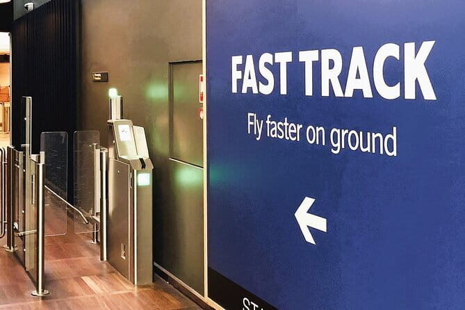 Fast Track VIP Service Tan Son Nhat Airport (Ho Chi Minh-Vietnam) - Arrival help: visa guidance, immigration, customs, baggage, and the car