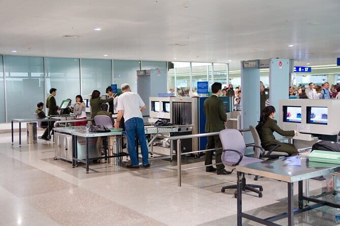 Fast Track VIP Service Tan Son Nhat Airport (Ho Chi Minh-Vietnam) - Who should book this Fast Track VIP service?