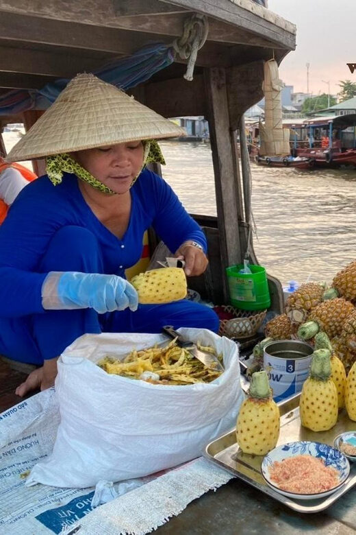 floating market boat trip everyday - Stop 1 on the water: heading to Cai Rang in the soft morning light