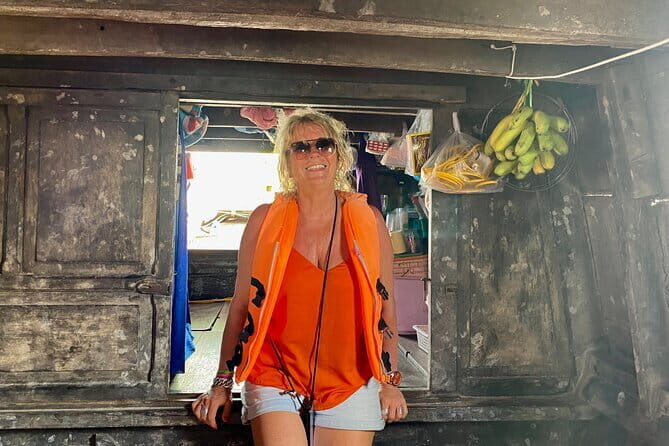 Floating Market & Hidden Canals – Small Group Morning Boat Tour - Floating Market on a Sampan: Cai Rang’s Real Morning Energy