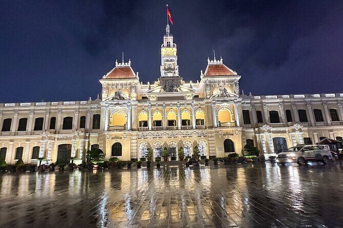 [Free E-sim] Evening Walking Tour in Saigon - Stop 1: % Arabica for photos and coffee-culture context