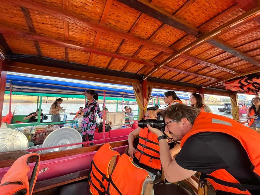 From HCM: Mekong Delta & Cai Rang Floating Market 2-Day Tour - Cai Rang Floating Market at 6:00AM: what to expect and how to get the most out of it