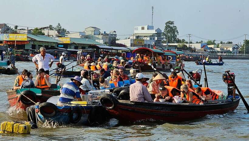 From HCM: Mekong Delta Can Tho Floating Market 2-Day Tour - My Khanh ecotourism village: gardens and a 100+ year house