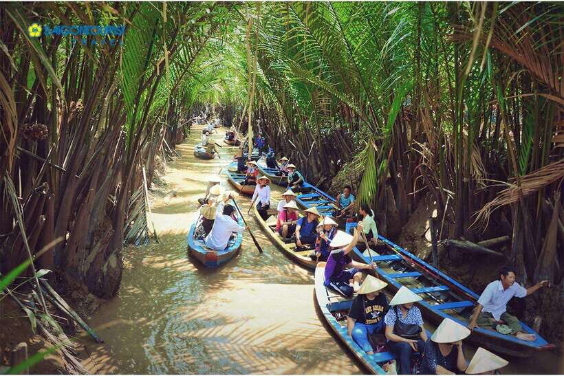 From Ho Chi Minh City: Mekong Delta Day Trip with Lunch - From District 1 to My Tho: the road trip that sets the mood