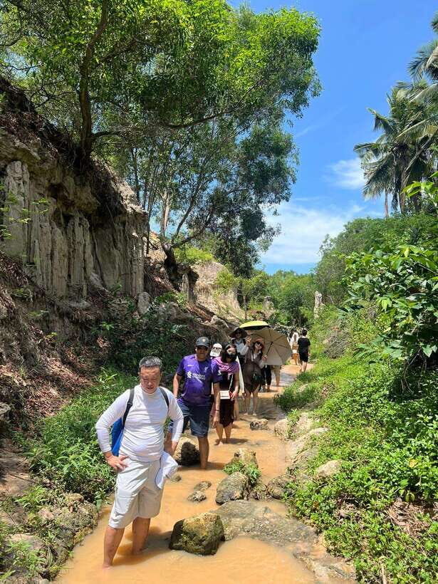 From Ho Chi Minh: Mui Ne daily tour (With Jeep Or ATV) - Suoi Tien (fairy stream): a short walk through a color-and-rock scene