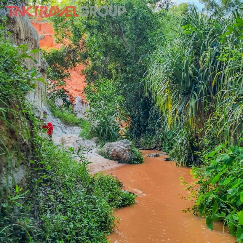 From Ho Chi Minh: Mui Ne Sand Dunes and Beach Day Tour - Price and inclusions: what $50 buys you in a full-day schedule