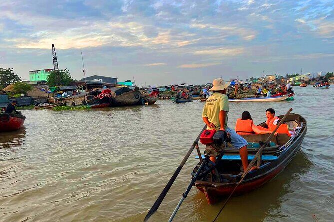 Full Day Can Tho Private Tour Cai Rang Float Market and Con Son - Cai Rang floating market on the water, not the dock