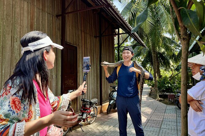 Full Day Guided Mekong Delta Day Tour in Vietnam (Multilingual) - Vĩnh Tràng Pagoda: One Hour That Gives the Whole Day a Cultural Anchor