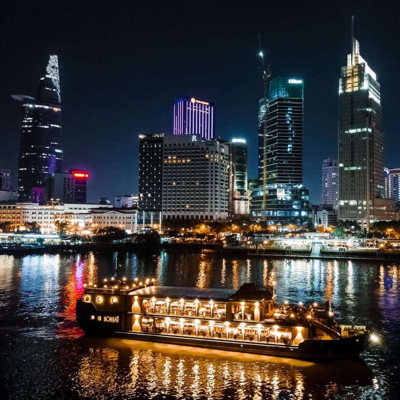 HCM: Saigon River Dinner Cruise - Saigon’s Night Views From the Deck: What You’ll Notice
