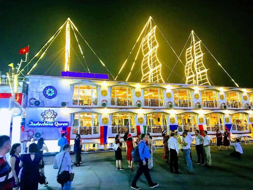 HCM: Saigon River Dinner Cruise - The Vietnamese Buffet (or Set Menu) and Live Music Show