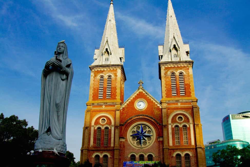 HCMC: Private or Group Sai Gon City Tour with Pickup - District 1 Pickup, A/C Ride, and a Guide Who Keeps It Moving