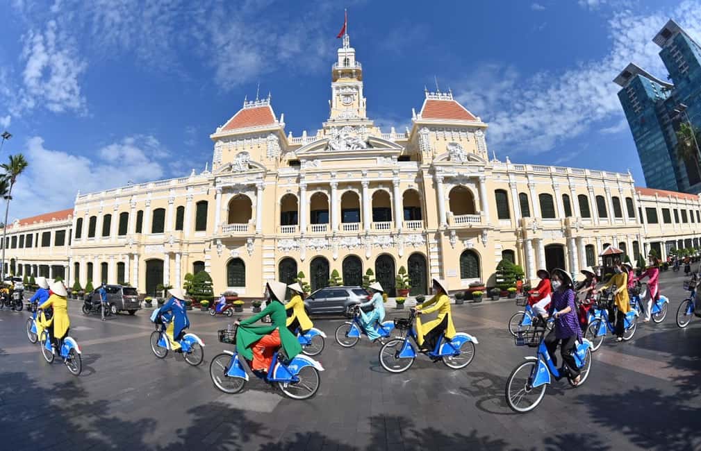 HCMC: Private or Group Sai Gon City Tour with Pickup - Saigon Central Post Office and Notre-Dame Basilica: French-Era Icons Without the Guesswork