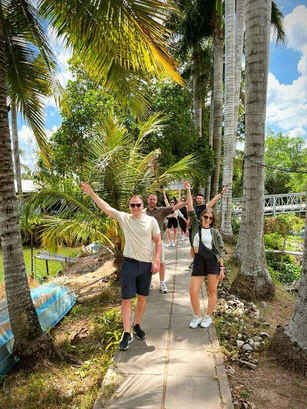 Ho Chi Minh: 1-Day Mekong Delta Tour-Floating Market & Islet - Cồn Sơn (Son Islet): floating fish farm and koi fish massage