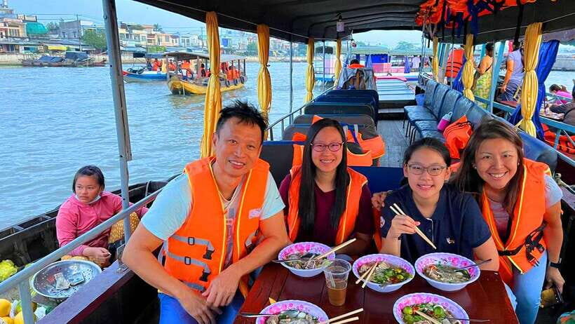 Ho Chi Minh City: Cai Rang Floating Market in Can Tho Tour - Pineapple on the move: the queen of fruits, prepared for you